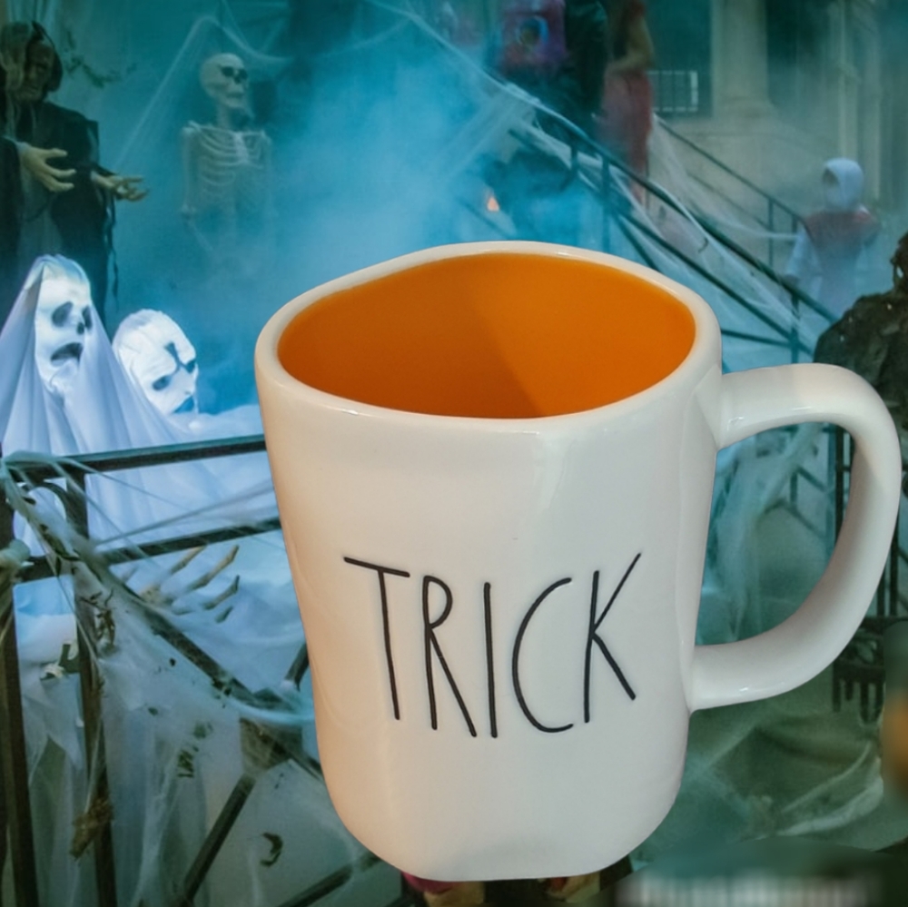 ***Rae Dunn TRICK TREAT mug